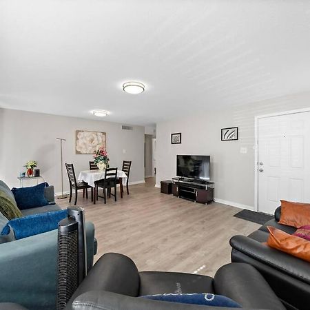Cozy, Dedicated Workspace, Fast Wi-Fi Apartment Хьюстон Экстерьер фото