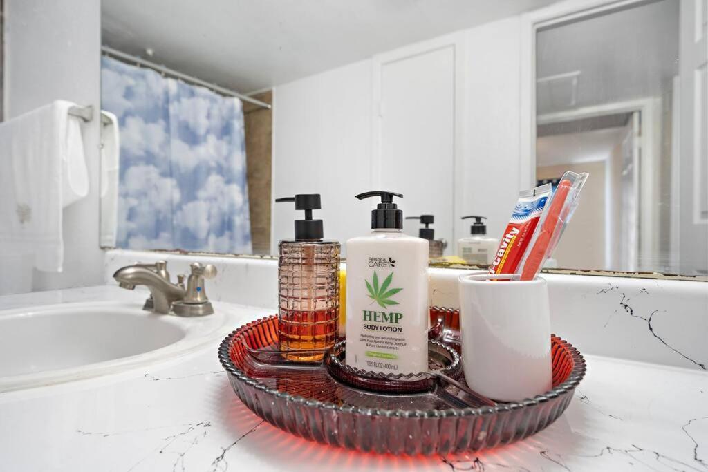 Cozy, Dedicated Workspace, Fast Wi-Fi Apartment Хьюстон Экстерьер фото