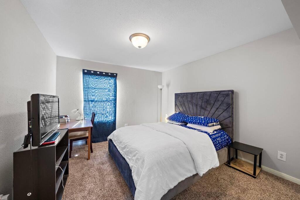 Cozy, Dedicated Workspace, Fast Wi-Fi Apartment Хьюстон Экстерьер фото