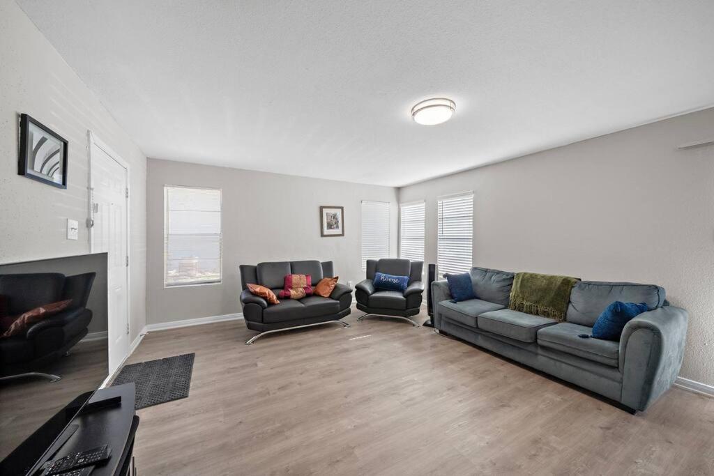 Cozy, Dedicated Workspace, Fast Wi-Fi Apartment Хьюстон Экстерьер фото